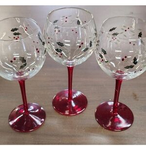 Pfaltzgraff Winterberry Wine Goblets 3pc 10z etched handpainted glasses red wine